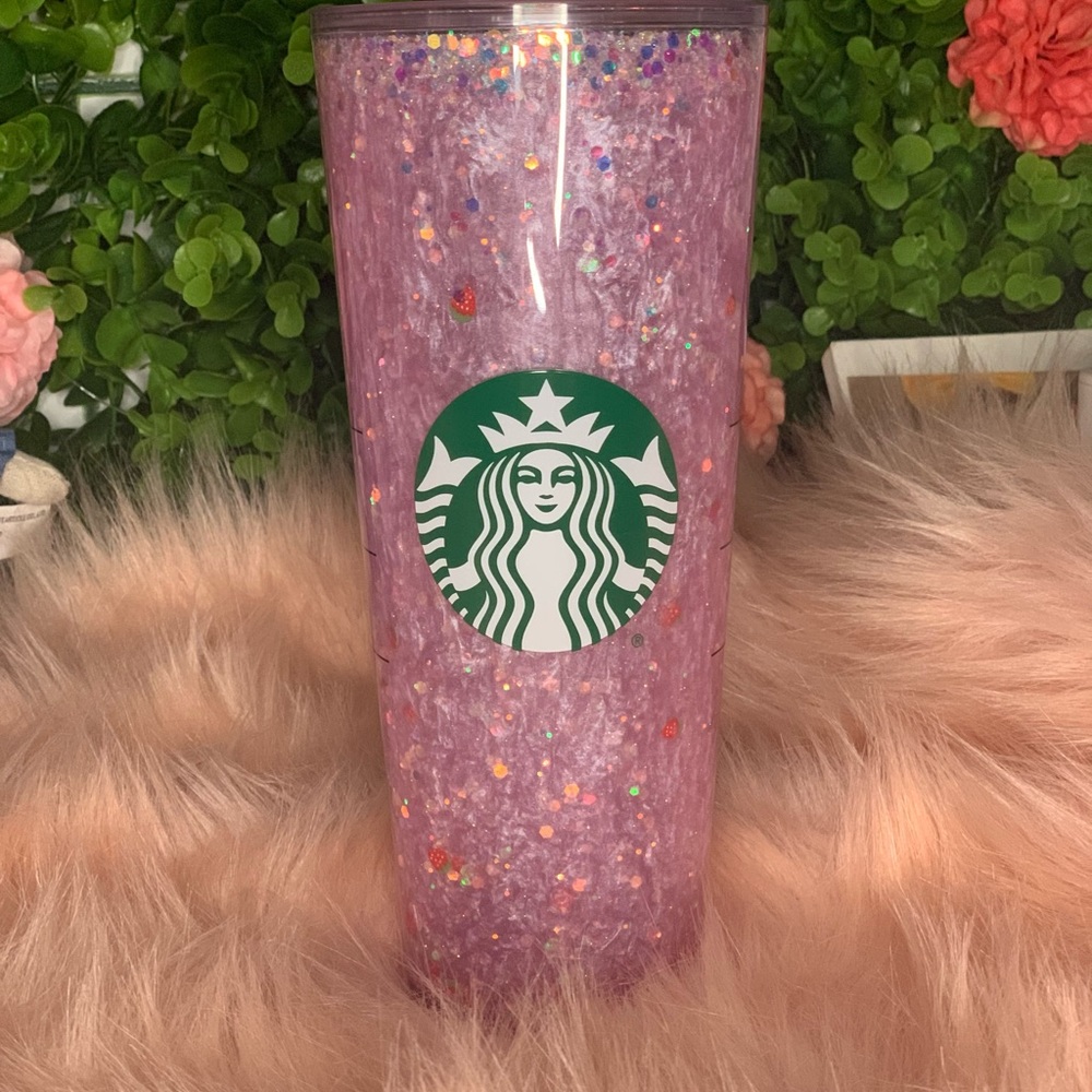 Pink Starbucks cup🍓